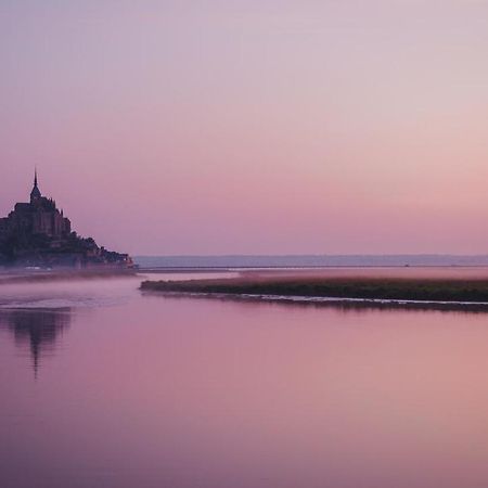 Le Petit Gite Du Mont Бовуар Экстерьер фото