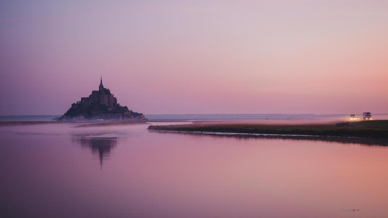 Le Petit Gite Du Mont Бовуар Экстерьер фото